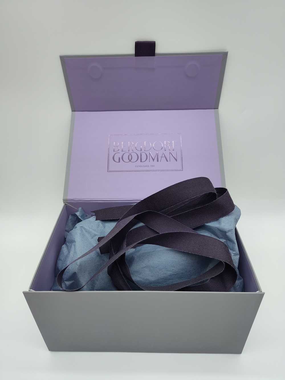BERGDORF GOODMAN Magnetic Gift Box Ribbon Tissue Luxury Packaging Gray Purple